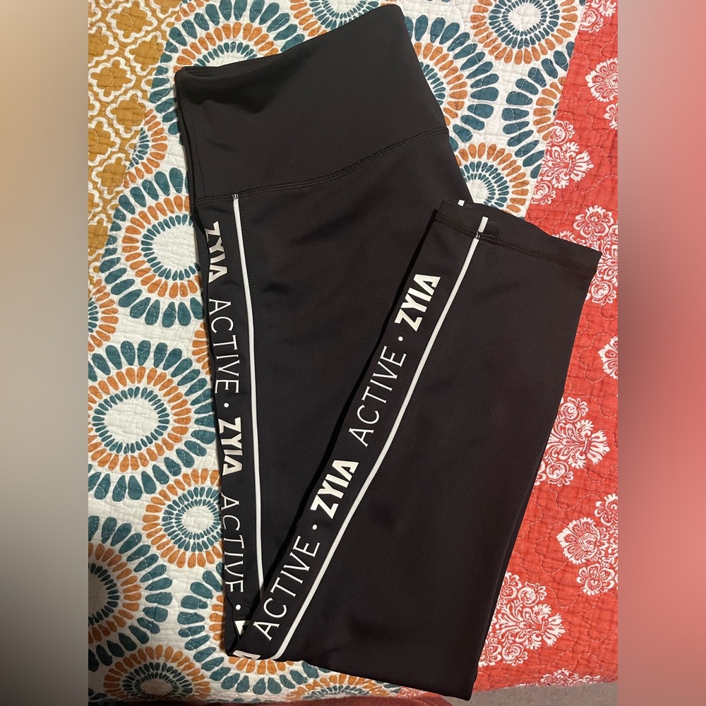 Zyia high waisted leggings